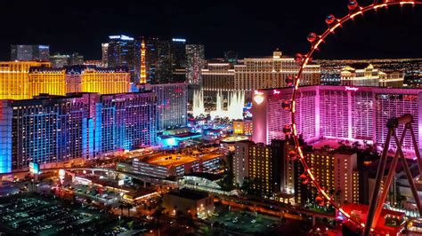 Immerse Yourself in the Nighttime Magic of Las Vegas